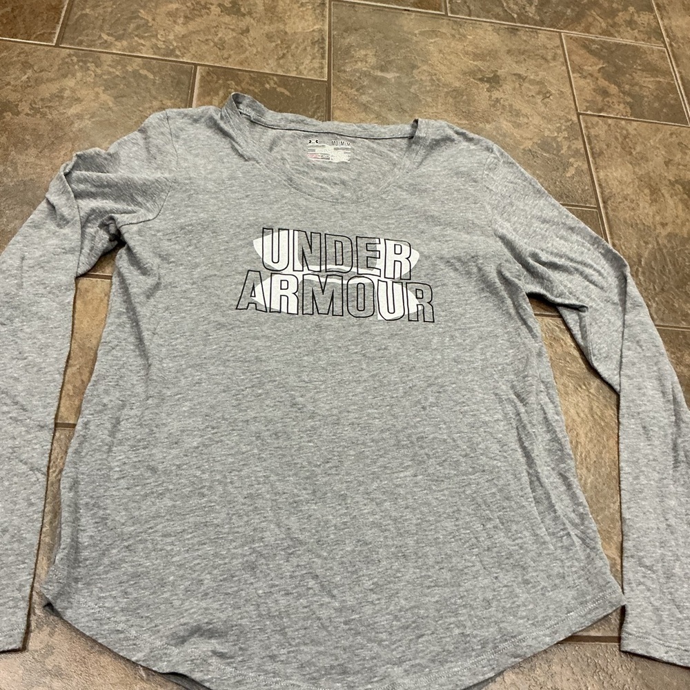 🥵 Under Armour Women's Gray Long Sleeve Tee - Picture 4 of 4